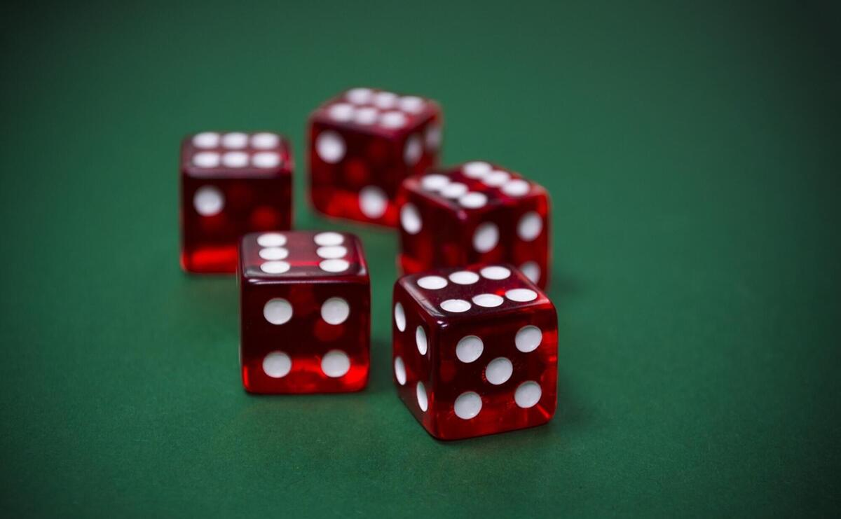 Dice, gamble, gambling